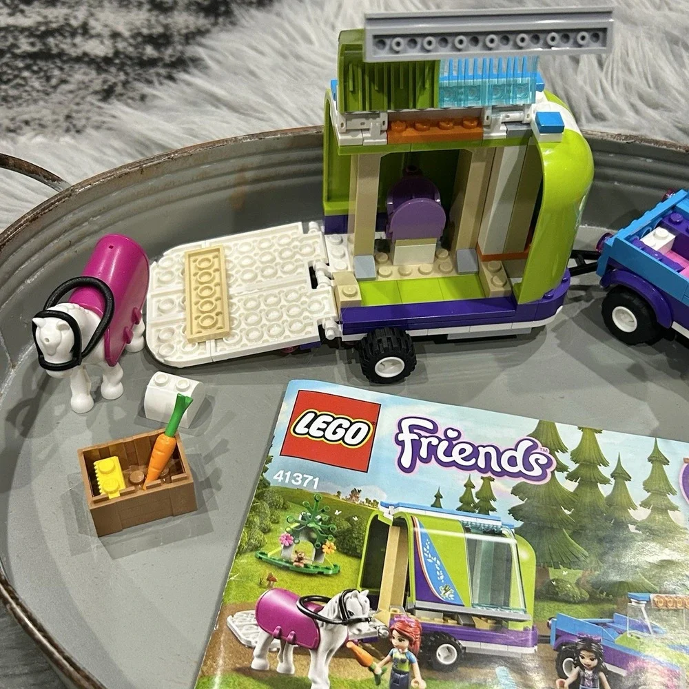 LEGO Friends Mia's‎ Horse Trailer Set 41371 Retired 216 Pieces Complete Set